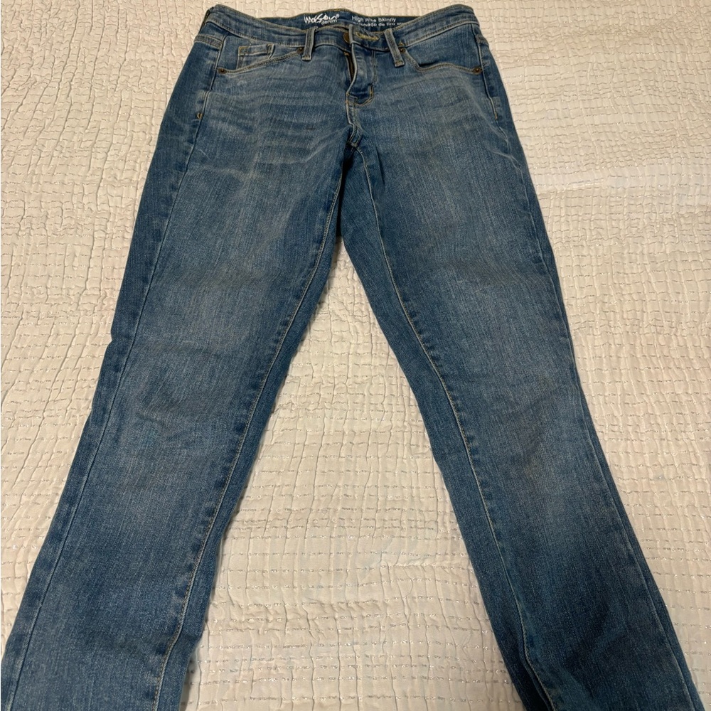 Blue skinny jeans